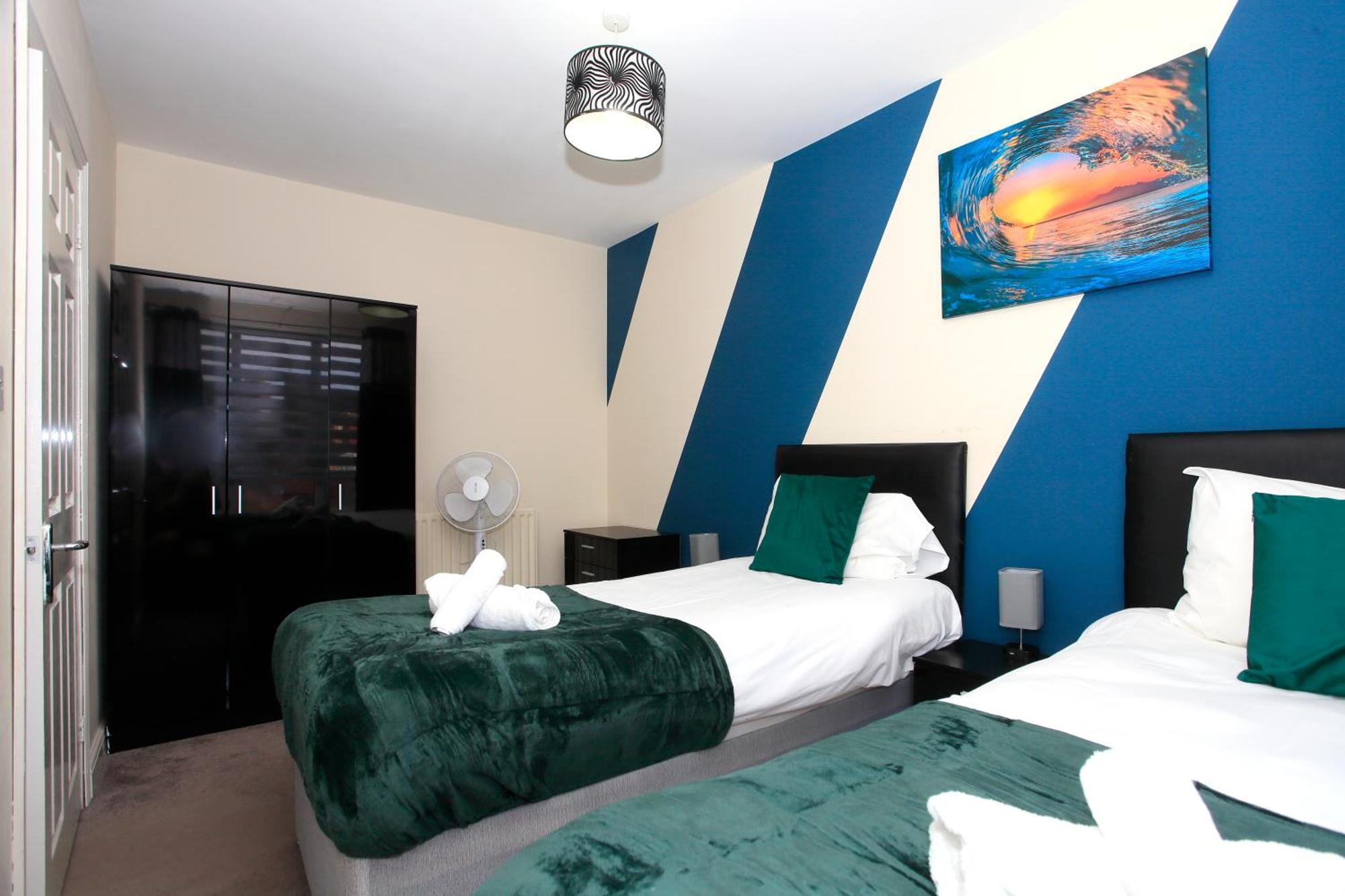 Luxury Hot Tub Entertainment Room Central Park ปีเตอร์โบโรห์ ภายนอก รูปภาพ